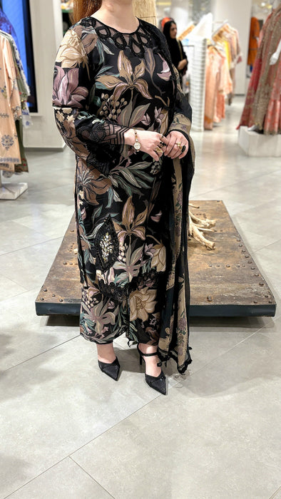 Black Bloom (Stitched)