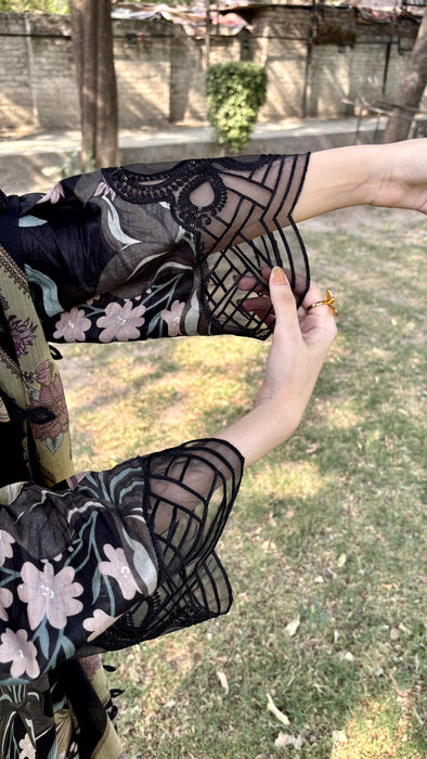 Black Bloom (Stitched)